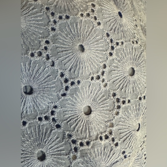 Appleseed’s Women’s Eyelet Tunic Side Slits V Neck Vista Blue Embroidered Small - Picture 11 of 11